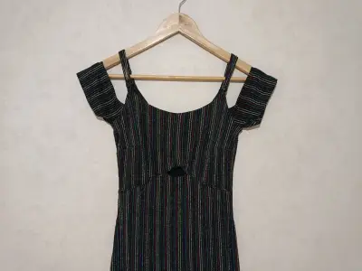 Vestido ajustado con rayas multicolor brillantes - miniatura 4