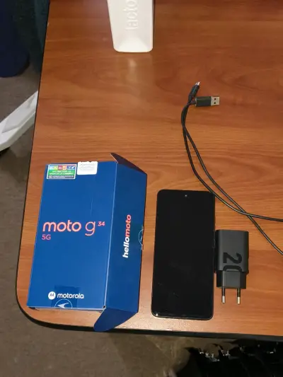 Smartphone Motorola Moto G34 5G con cargador - miniatura 2