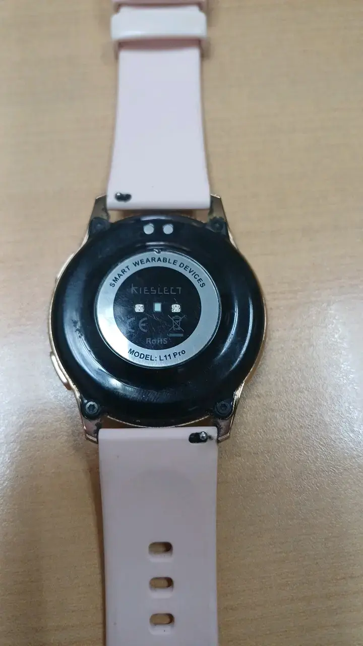 Reloj inteligente con correa rosa y cargador - 2