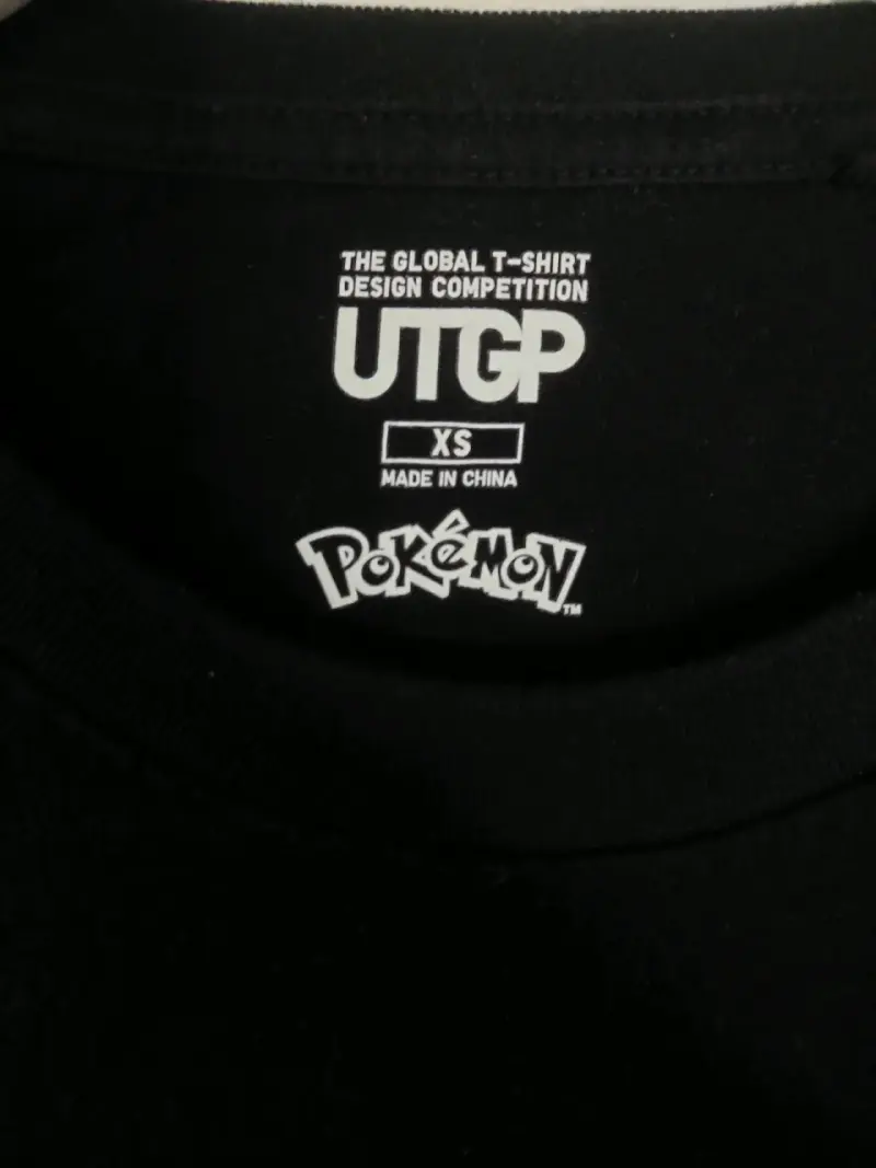 Polera negra Pokémon Gengar Uniqlo - 2