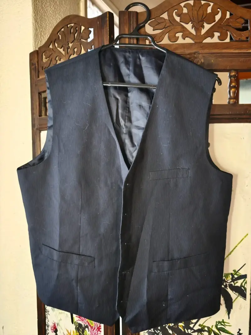 Chaleco de vestir formal negro para hombre