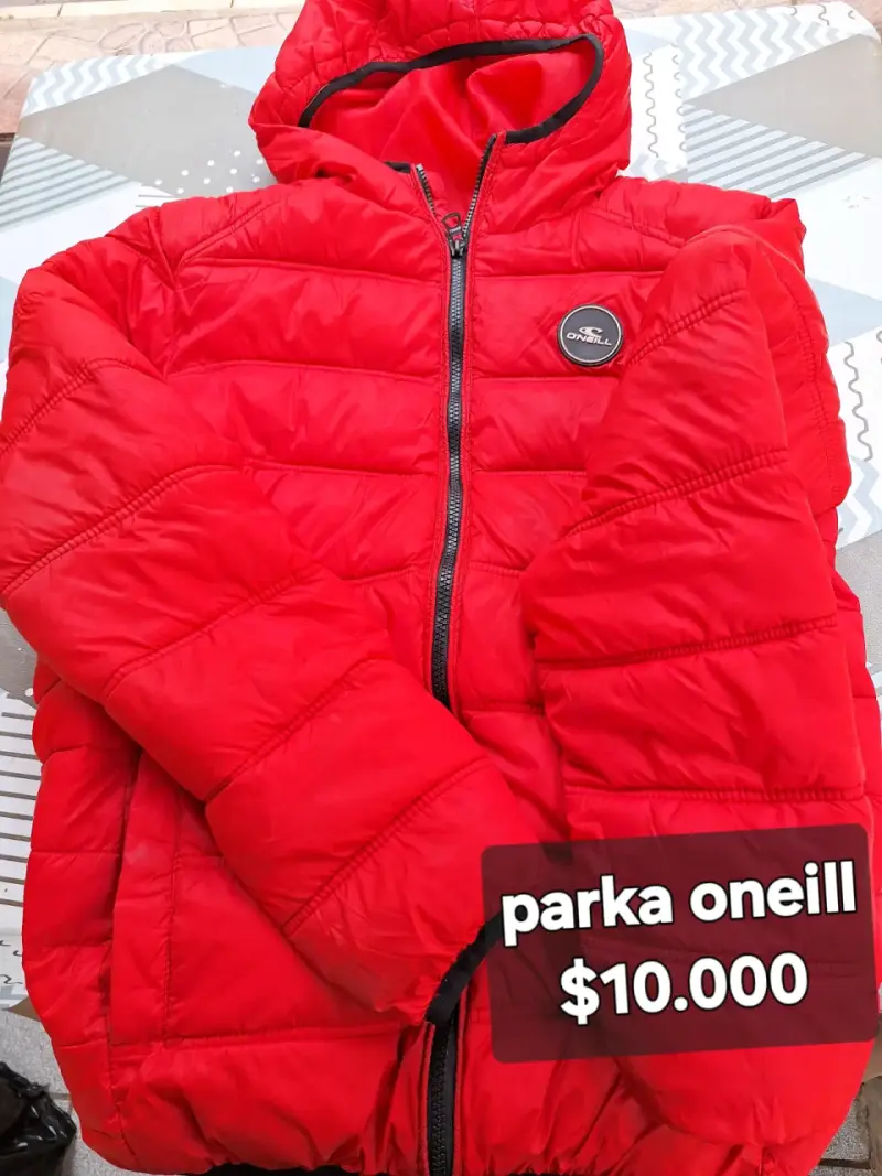 Parka roja O'Neill con capucha
