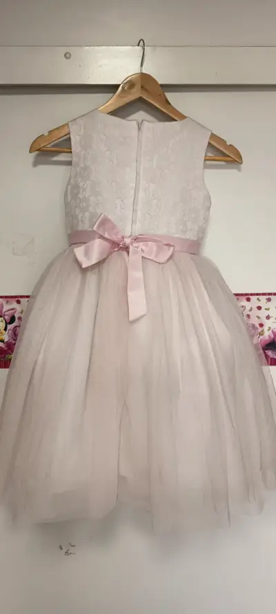Vestido de fiesta para niña con lazo rosa - miniatura 1