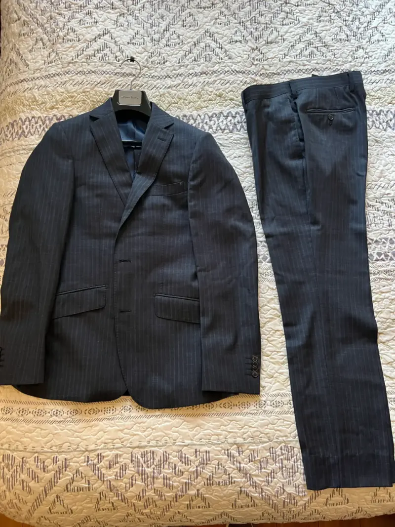 Traje formal de hombre a rayas Perry Ellis - 1
