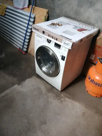 Lavadora Samsung carga frontal 10kg - miniatura 2