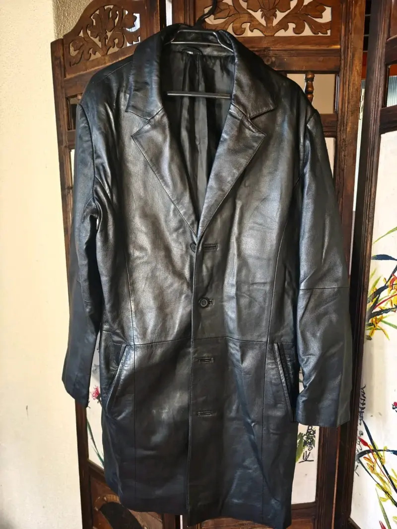Abrigo Angelo litrico de cuero negro para hombre