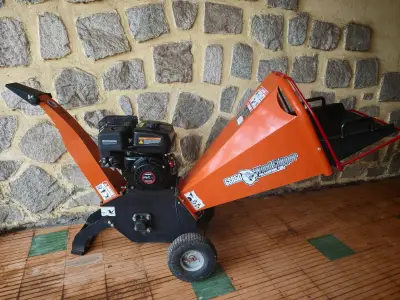 Trituradora de Ramas SEG GS650 Potente - miniatura 1