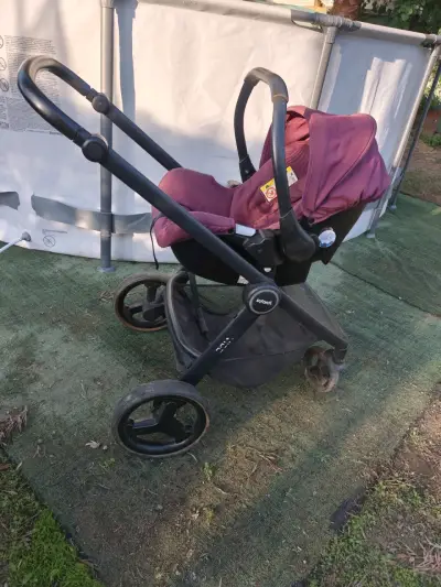 Coche de bebé Infanti con silla desmontable - miniatura 1