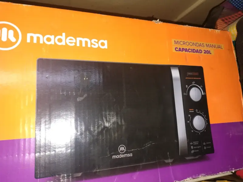 Microondas manual Mademsa 20L Nuevo
