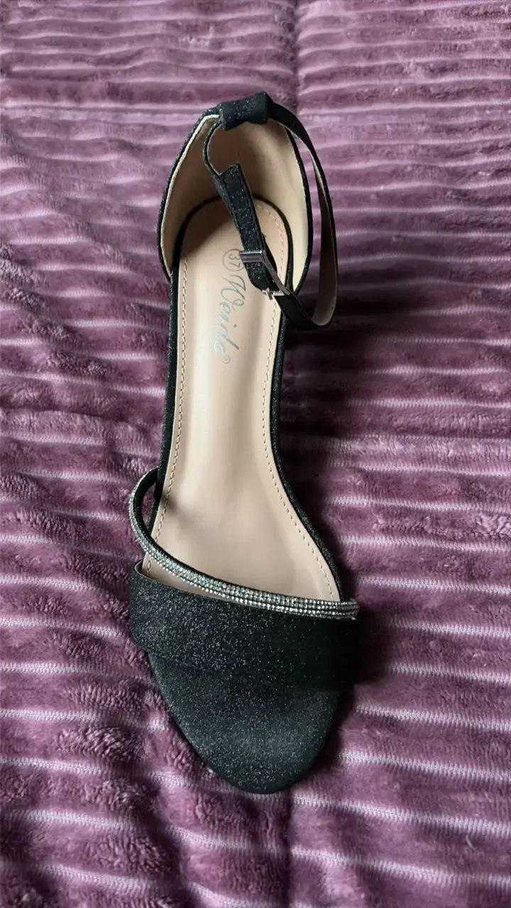 Sandalias negras con brillo para mujer - 1