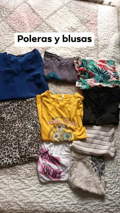 Lote de poleras y blusas de mujer - miniatura 1