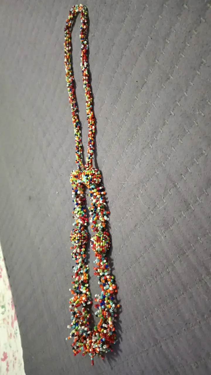 Collar artesanal de cuentas multicolores - 4