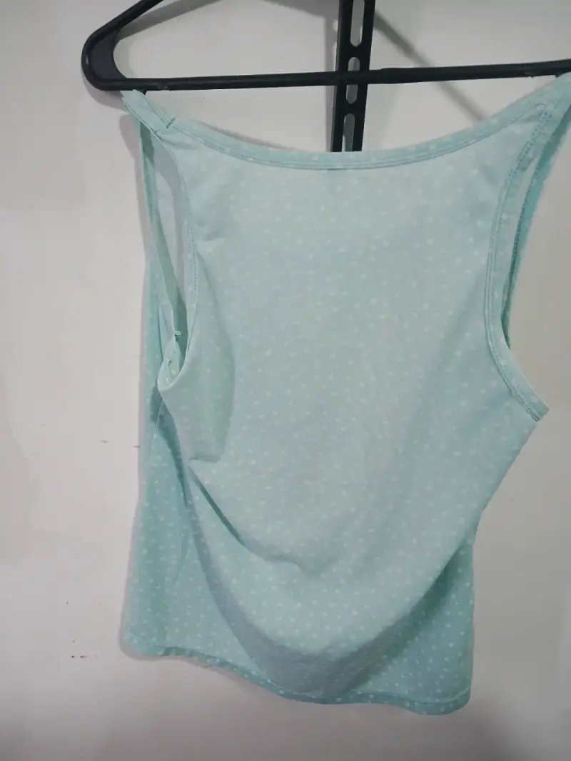 Polera sin mangas celeste con lunares - 2