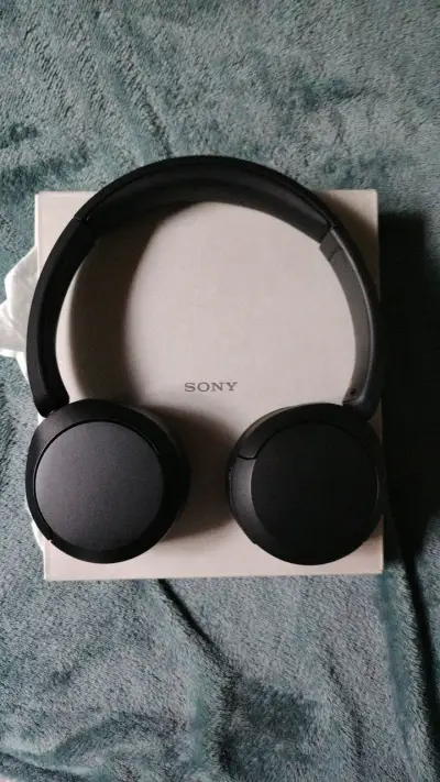 Audífonos inalámbricos Sony negros de alta calidad - miniatura 1
