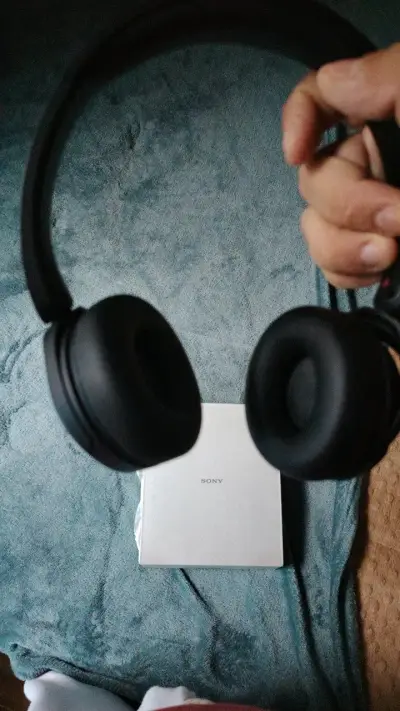 Audífonos inalámbricos Sony negros de alta calidad - miniatura 2