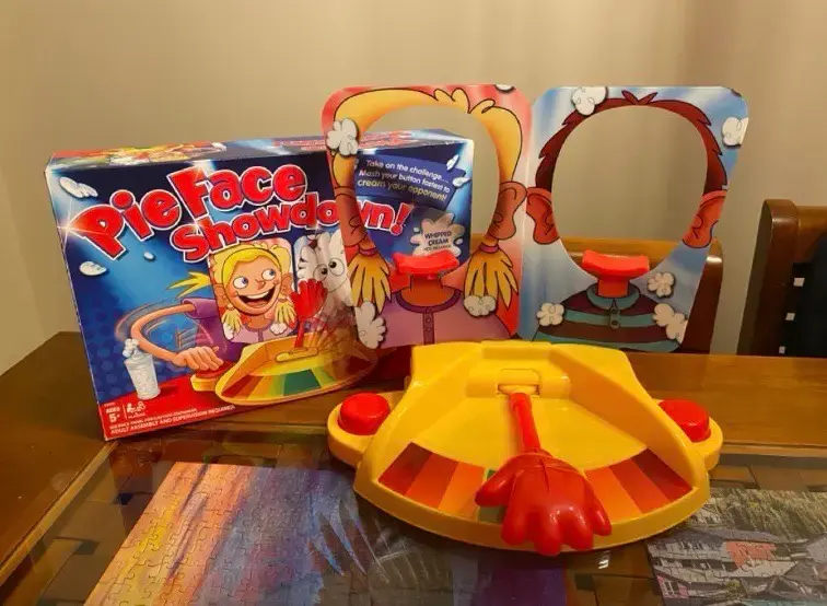 Juego de mesa Pie Face Showdown para niños