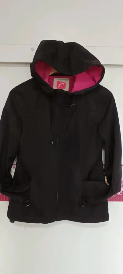 Chaqueta negra con capucha para mujer - miniatura 1