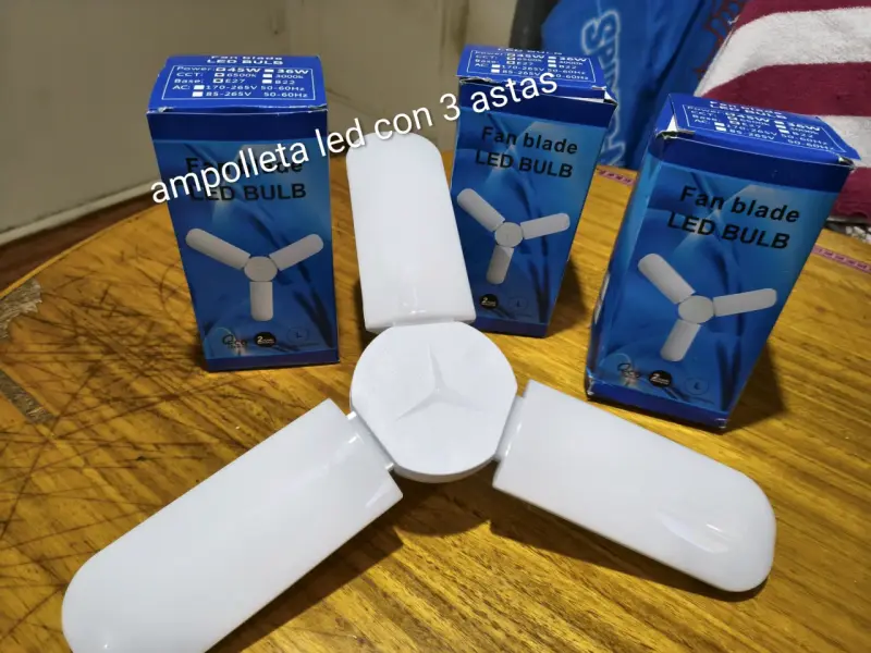 Ampolleta LED con 3 astas plegables - 1