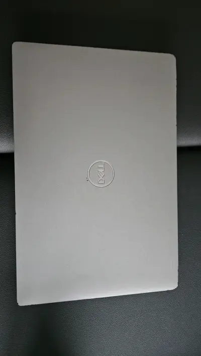 Laptop Dell Inspiron 14 pulgadas en buen estado - miniatura 2