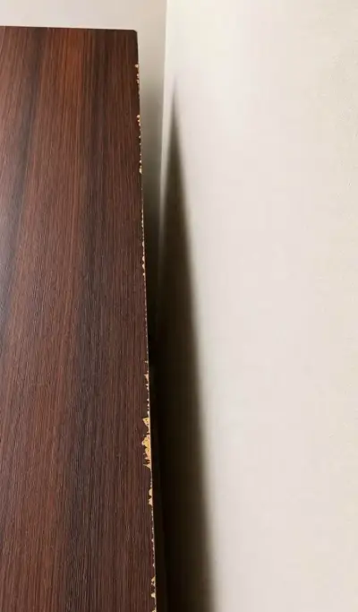 Escritorio de madera con estantes integrados - miniatura 4