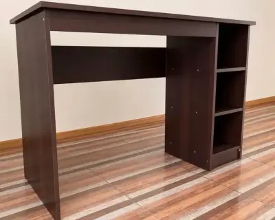Escritorio de madera con estantes integrados - miniatura 6