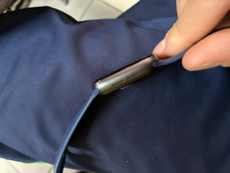 AppleWatch SE 1 con correa azul y pantalla táctil - 5
