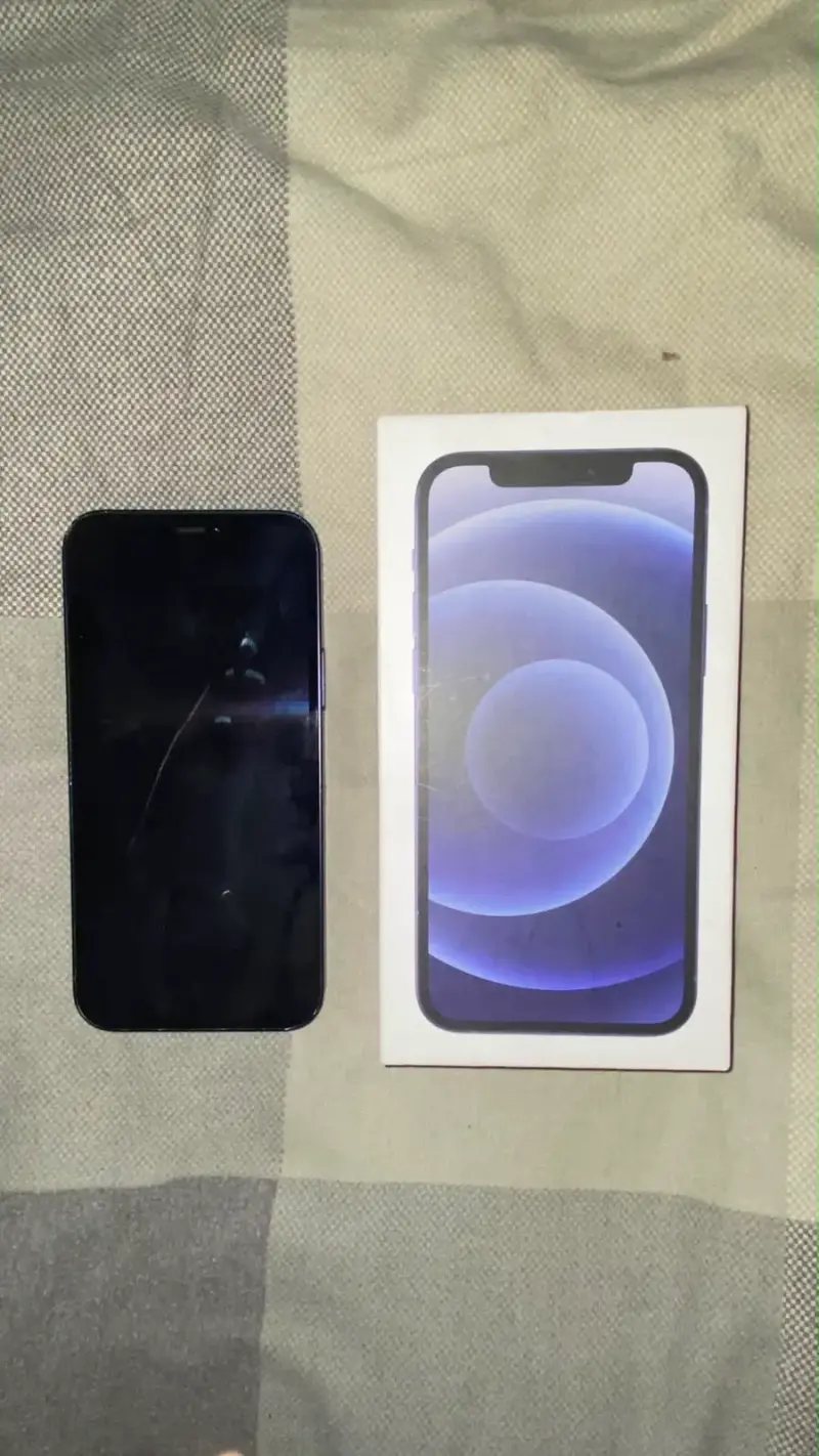 iPhone 12 en buen estado con caja original - 4