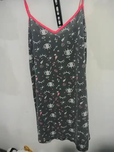 Vestido de tirantes con estampado de ojos - miniatura 1