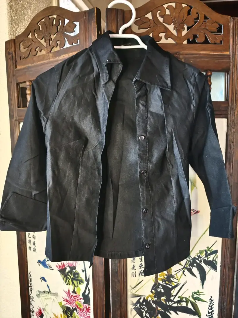 Camisa negra de hombre estilo casual