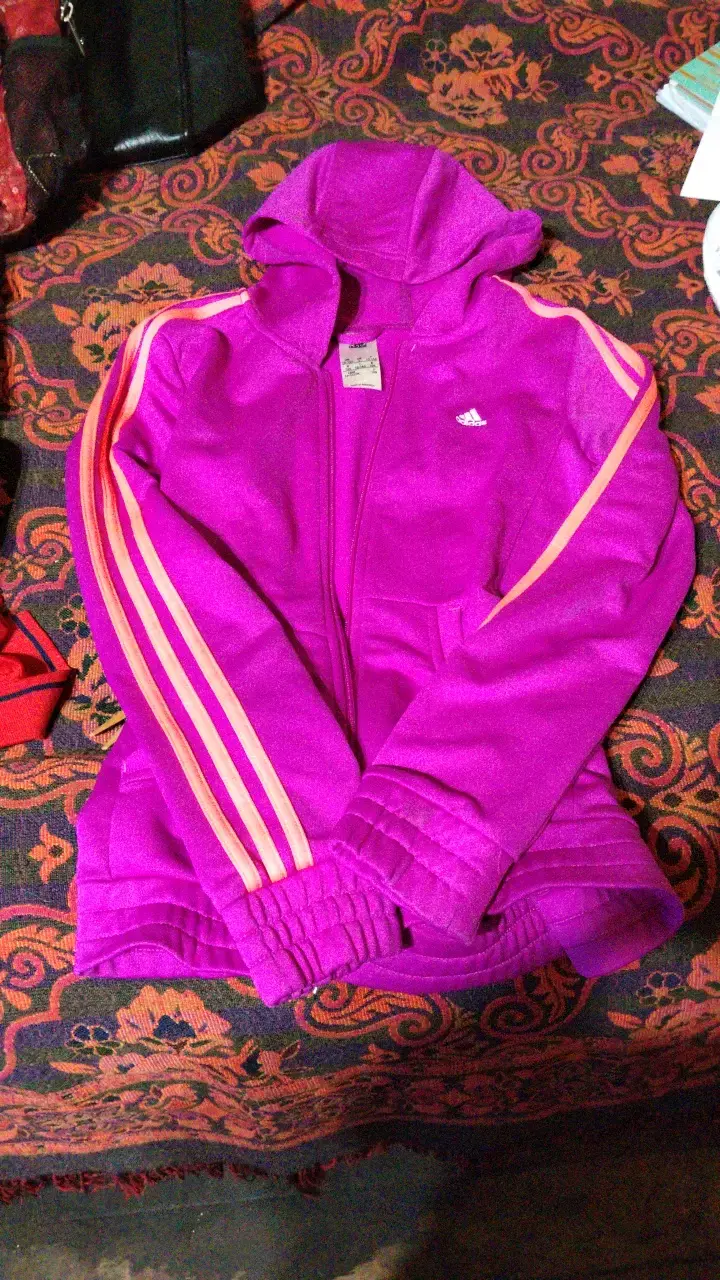Polerón morado con capucha Adidas para mujer - 2