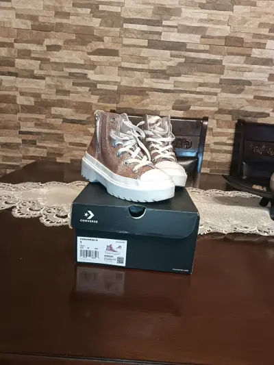 Zapatillas altas brillantes para niños - miniatura 2