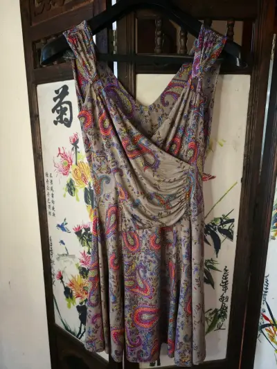 Vestido estampado bohemio sin mangas - miniatura 2