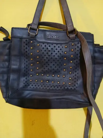 Bolso de mano negro con tachas Secret - miniatura 1