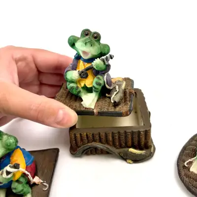 Figuras decorativas de ranas pescadoras vintage - miniatura 4