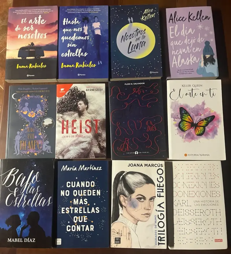 Colección de libros juveniles y románticos