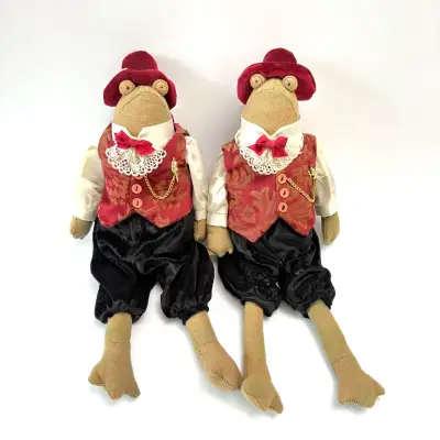 Muñecos de rana con traje elegante vintage - miniatura 1