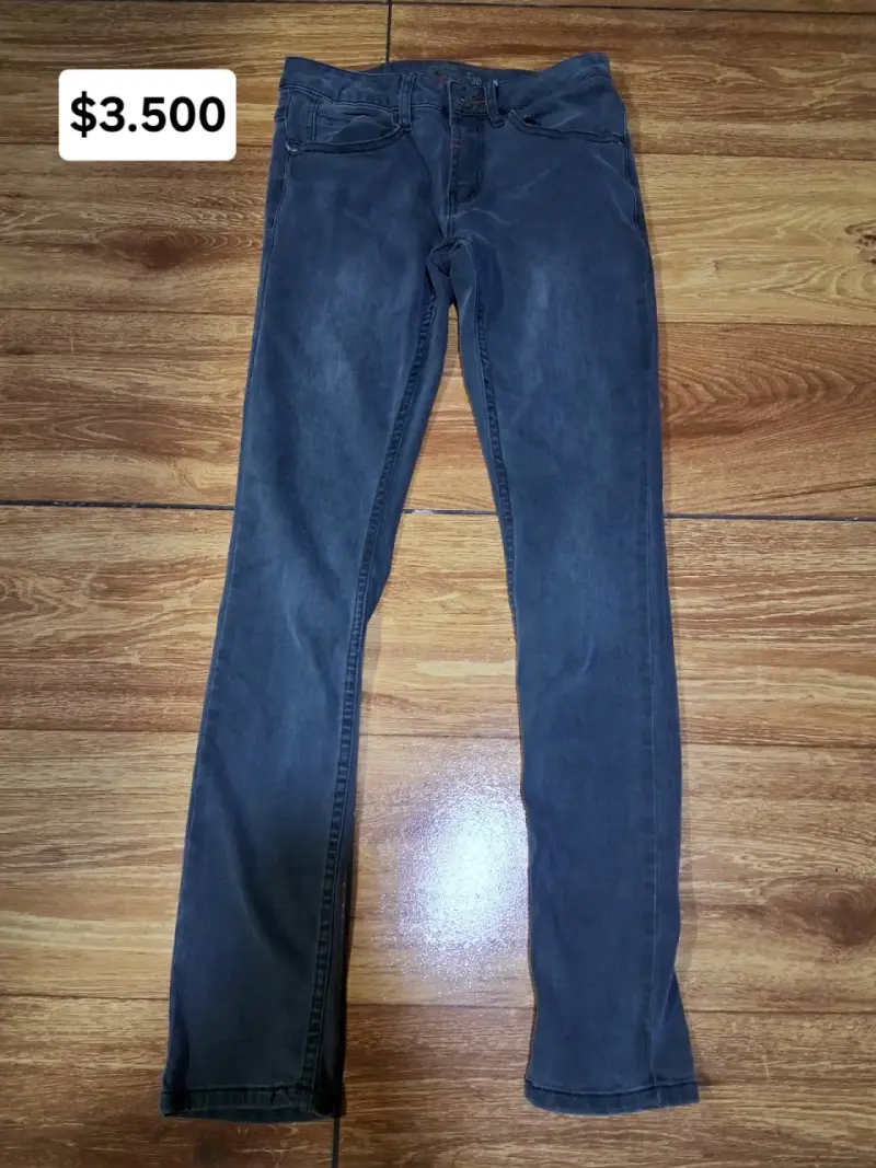 Jeans de mezclilla azul solo a $3.500, poco uso - 3
