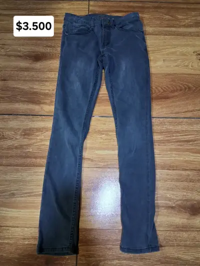 Jeans de mezclilla azul solo a $3.500, poco uso - miniatura 3