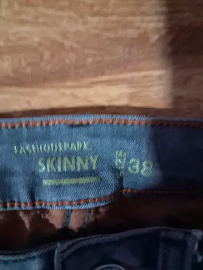Jeans de mezclilla azul solo a $3.500, poco uso - miniatura 4
