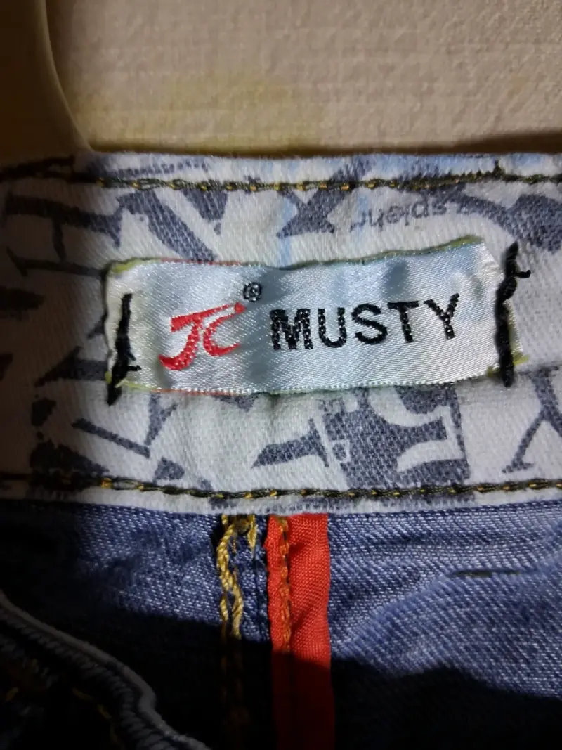 Jeans usados solo a $3.500, em muy buen estado - 4