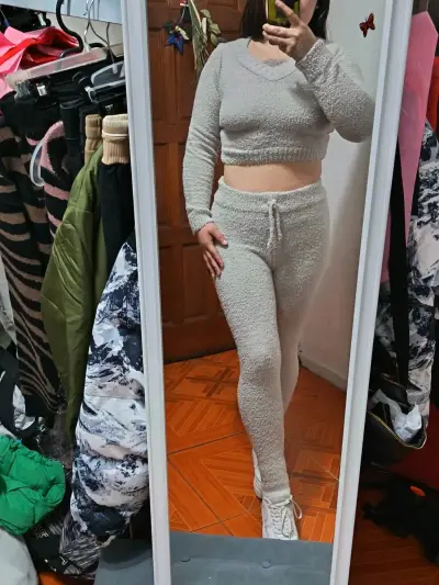 Conjunto de ropa de invierno para mujer en color gris - miniatura 1
