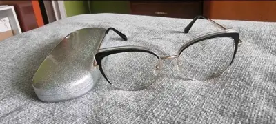 Gafas de lectura con estuche brillante - miniatura 2