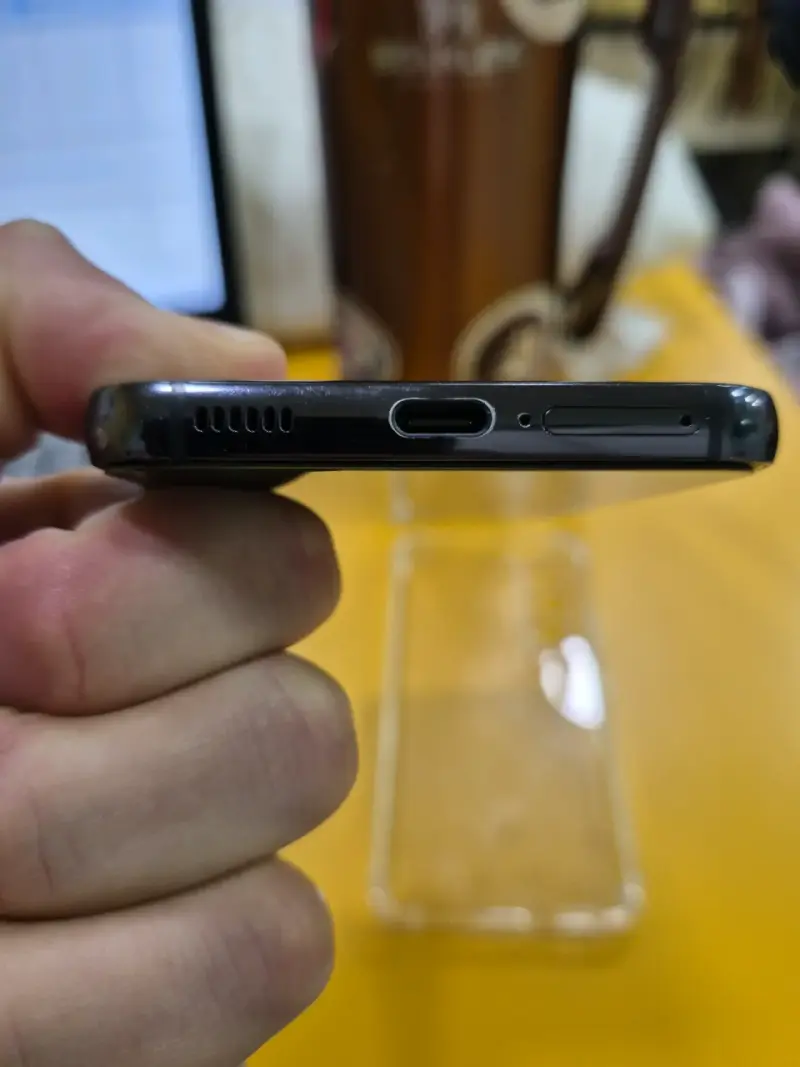Smartphone S22 en buen estado - 4