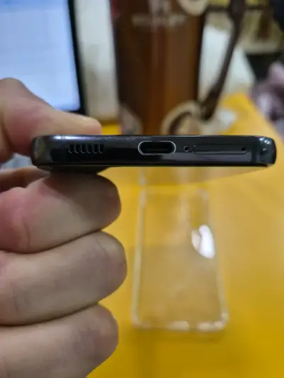 Smartphone S22 en buen estado - miniatura 4