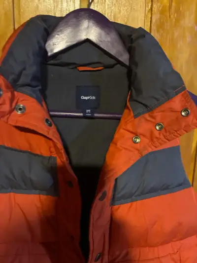 Chaqueta sin mangas GapKids niño talla 6-7 - miniatura 2