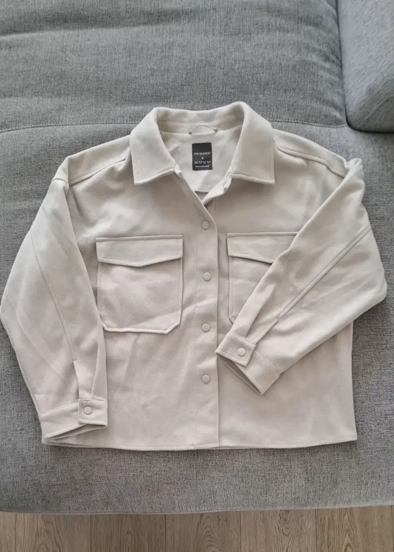 Chaqueta beige de mujer Primark con bolsillos - 1