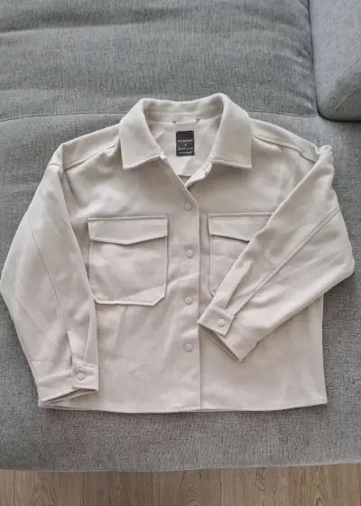 Chaqueta beige de mujer Primark con bolsillos - miniatura 1