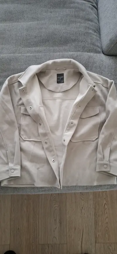 Chaqueta beige de mujer Primark con bolsillos - miniatura 2