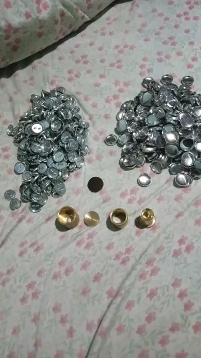 Matriz n" 18 y 270 para forrar estilo capitone - miniatura 1