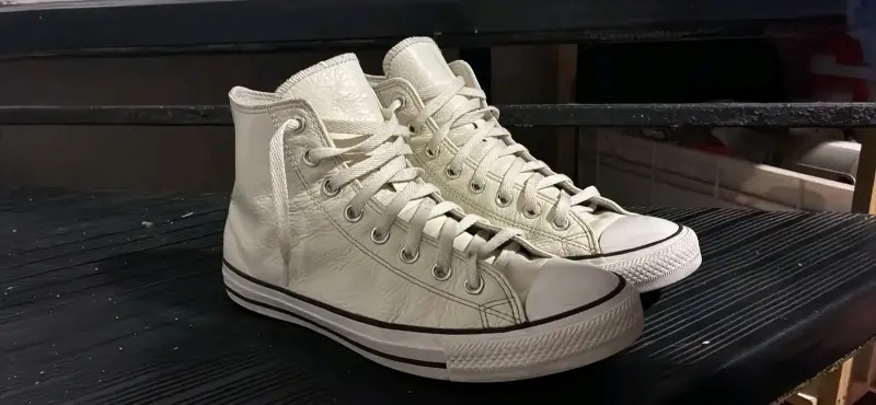 Zapatillas altas blancas estilo casual - 1